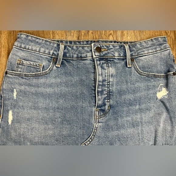 Old Navy Light Blue Distressed Denim Skirt Distressed Jean Skirt Size 10 - Picture 10 of 10